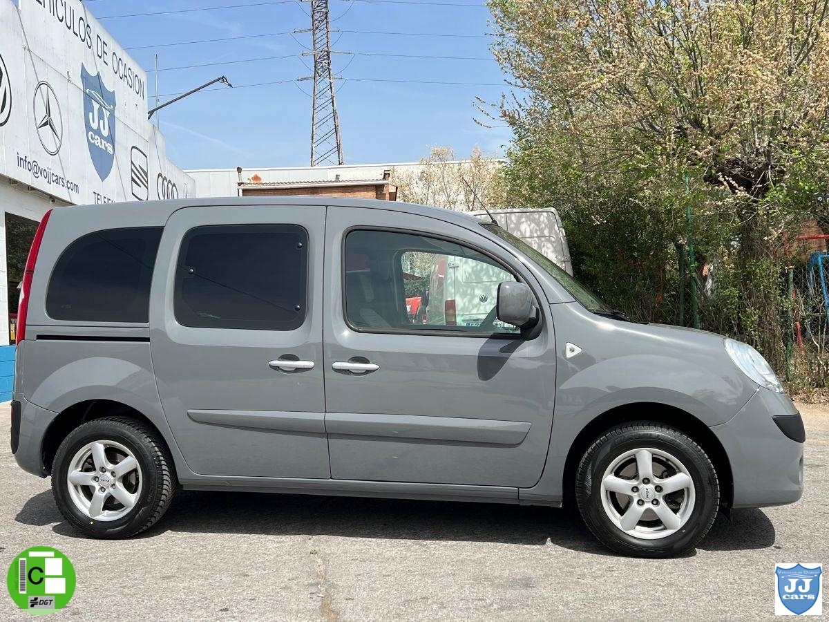 RENAULT – Kangoo Combi