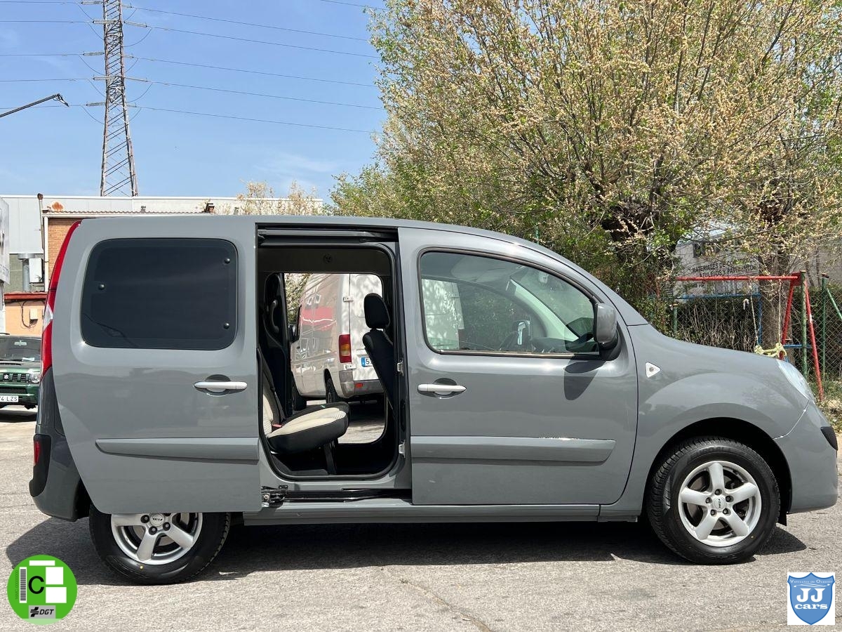 RENAULT – Kangoo Combi