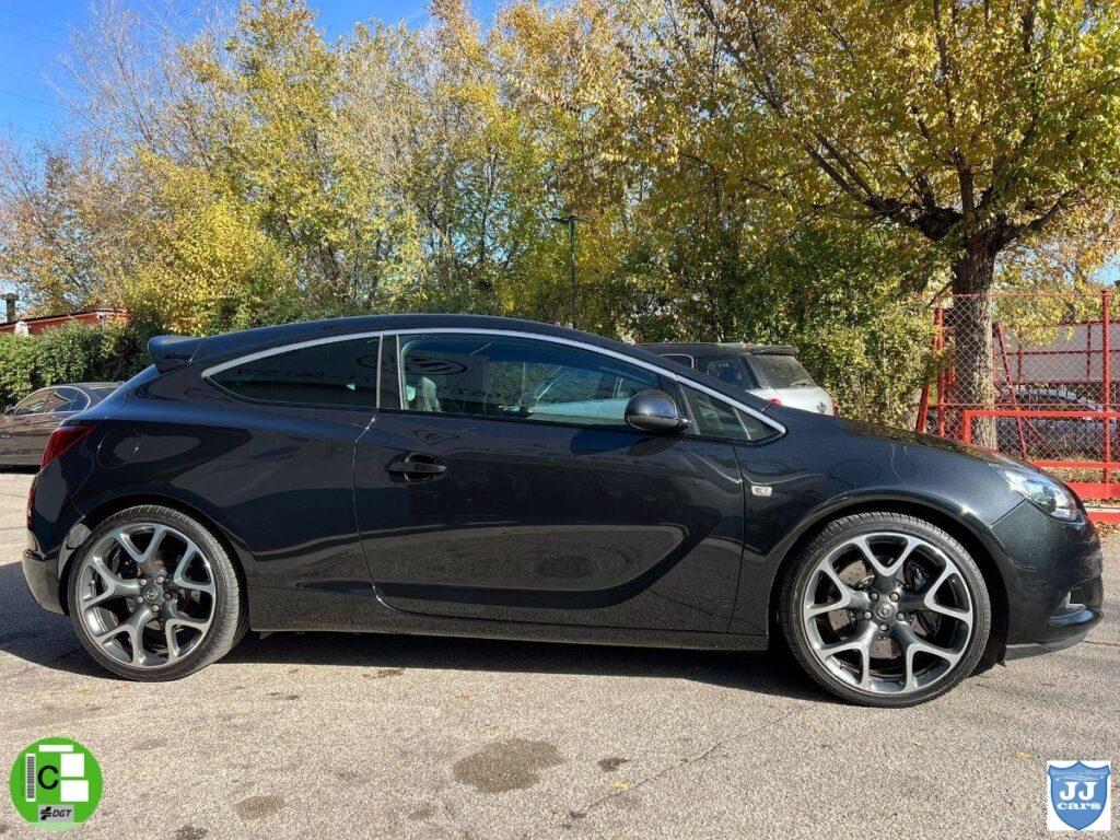 OPEL – Astra GTC – 2.0 T 280CV S&S 3p. OPC