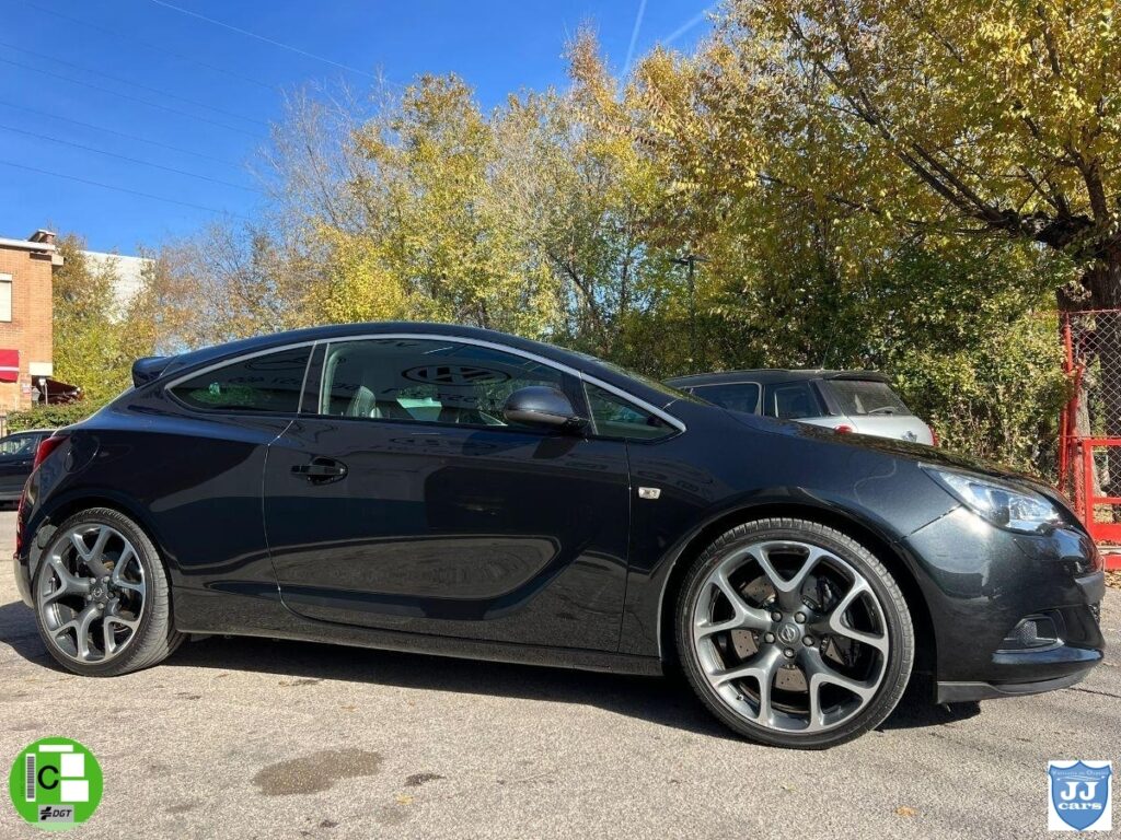 OPEL – Astra GTC 2.0 Turbo SS OPC GTC