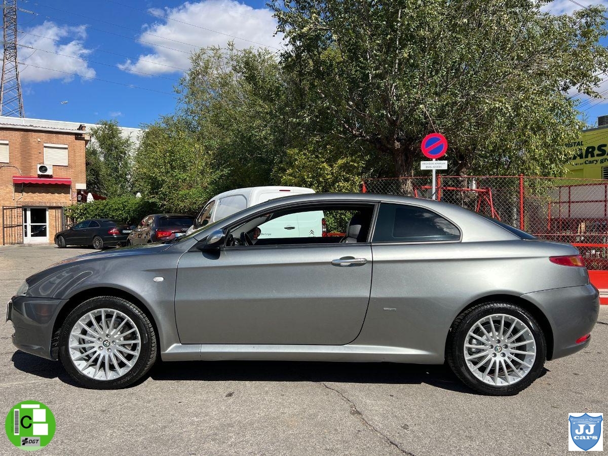 ALFA ROMEO – GT – 2.0 JTS Distinctive
