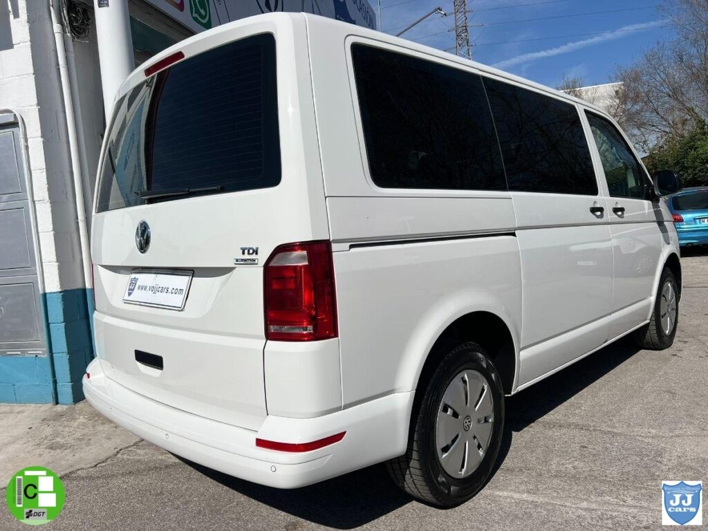 VOLKSWAGEN TRANSPORTER  2.0TDI COMBI 9