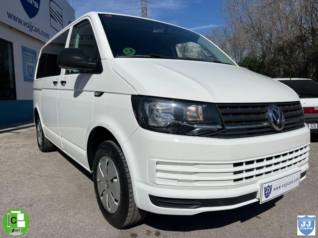 VOLKSWAGEN TRANSPORTER  2.0TDI COMBI 9