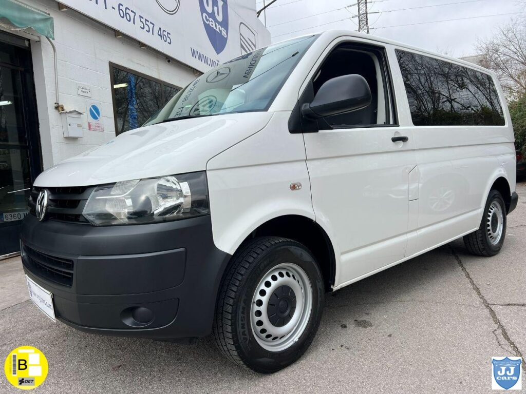 VOLKSWAGEN TRANSPORTER  2.0TDI COMBI 9