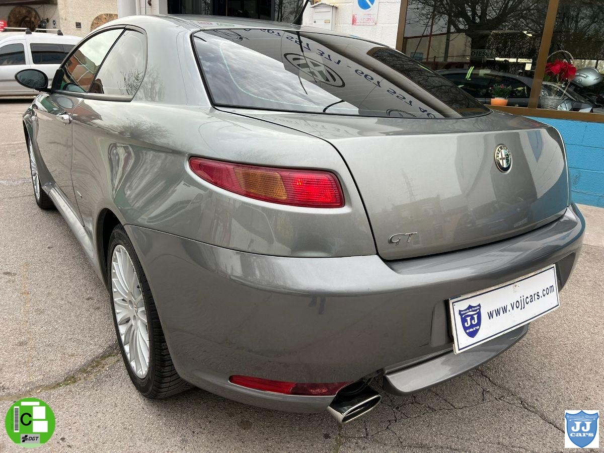 ALFA ROMEO – GT – 2.0 JTS 16V Distinctive