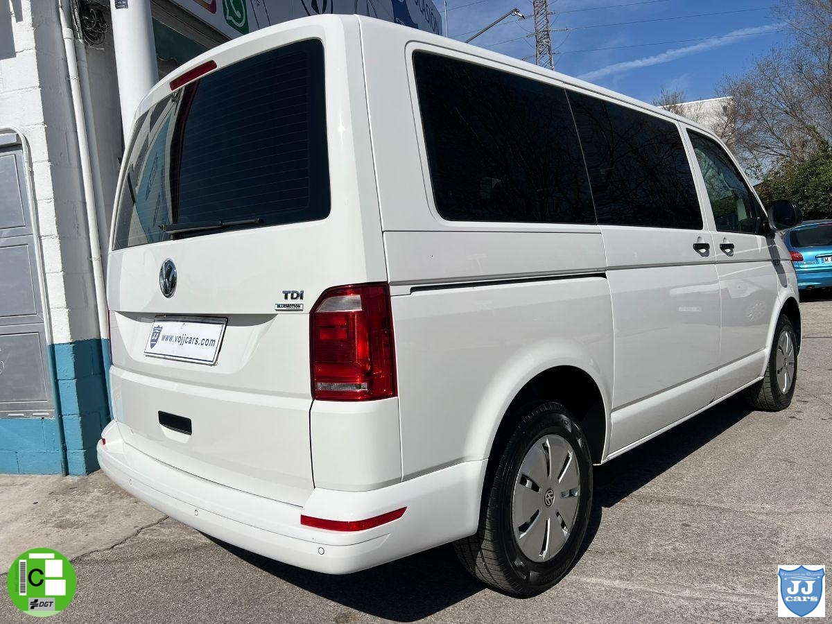 VOLKSWAGEN TRANSPORTER  2.0TDI COMBI 9