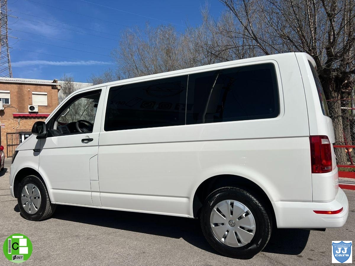 VOLKSWAGEN TRANSPORTER  2.0TDI COMBI 9