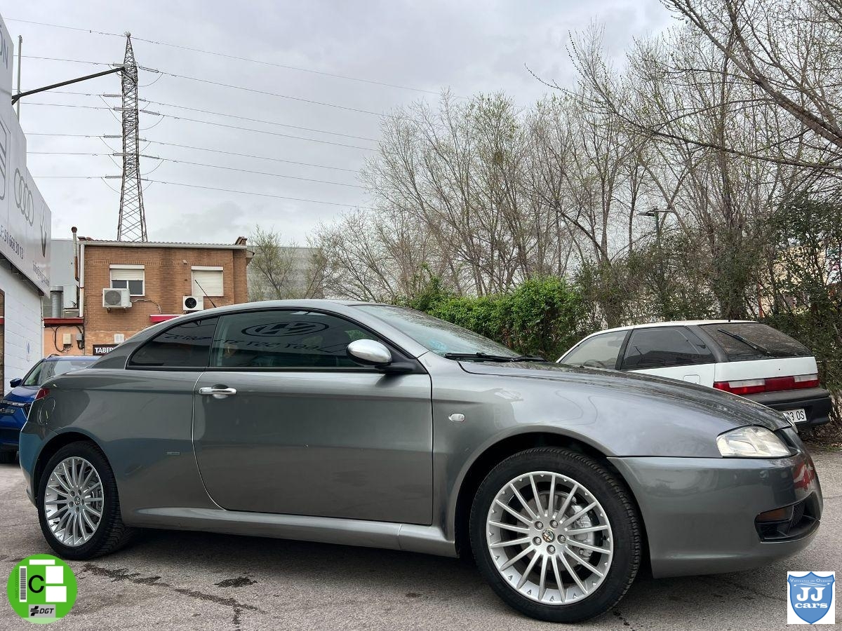 ALFA ROMEO – GT – 2.0 JTS 16V Distinctive