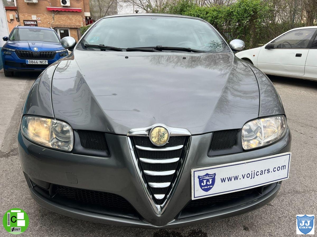 ALFA ROMEO – GT – 2.0 JTS 16V Distinctive