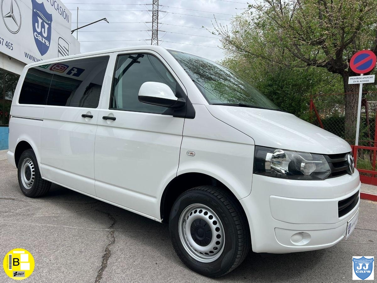 VOLKSWAGEN Transporter  2.0TDI Combi 9