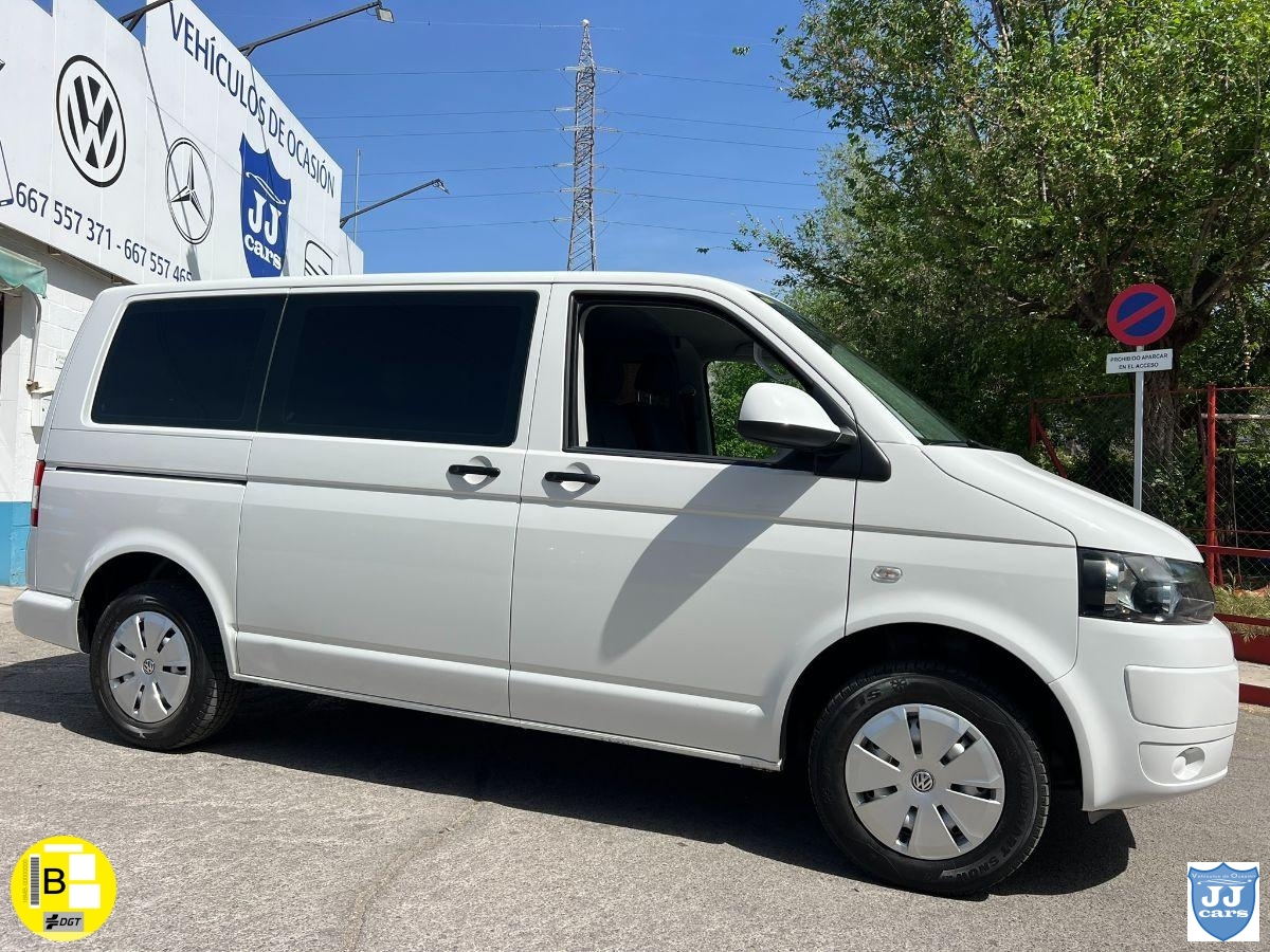 VOLKSWAGEN Transporter 2.0Tdi Combi 9