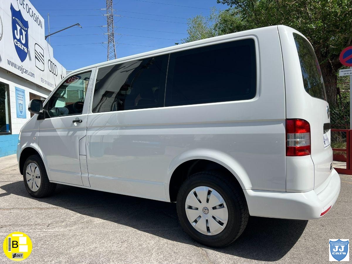VOLKSWAGEN Transporter 2.0Tdi Combi 9